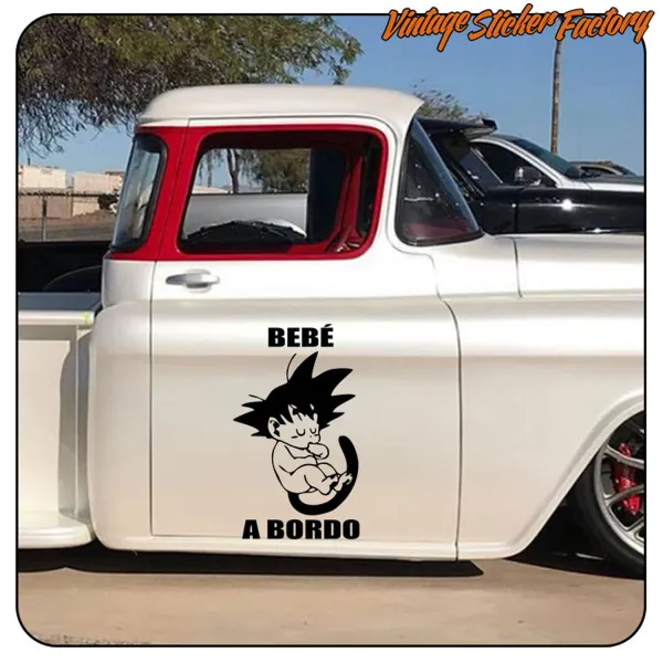 AUTOCOLLANT BÉBÉ GOKU À BORD. ACHETEZ DES AUTOCOLLANTS EN VINYLE.