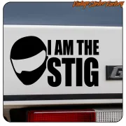 Pegatina negra I AM THE STIG con casco aplicada sobre carrocería blanca