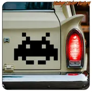 AUTOCOLLANT SPACE INVADERS. ACHETEZ DES AUTOCOLLANTS EN VINYLE.