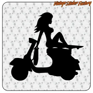 VESPA MÄDCHEN AUFKLEBER. KAUFEN SIE VINYLAUFKLEBER.