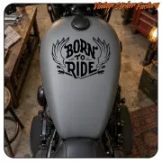 AUTOCOLLANT BORN TO RIDE. ACHETEZ DES AUTOCOLLANTS EN VINYLE.
