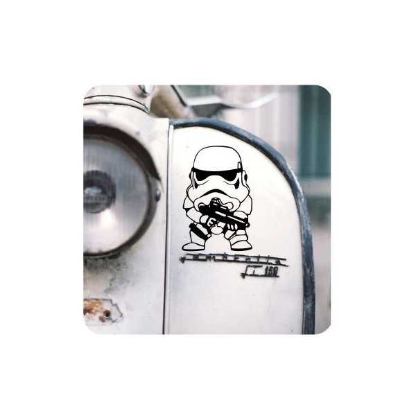 Pegatina STORM TROOPER. Vinilo de alta calidad, soporta perfectamente la intemperie, apto incluso para náutica. Pégala donde qui