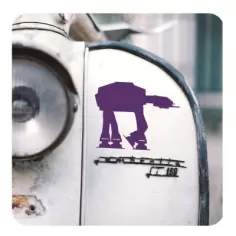 Pegatina AT-AT. Vinilo de alta calidad, soporta perfectamente la intemperie, apto incluso para náutica. Pégala donde quieras, un