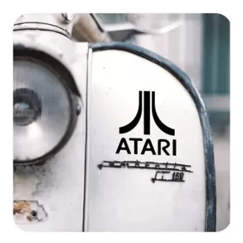 Pegatina Atari. Vinilo de alta calidad, soporta perfectamente la intemperie, apto incluso para náutica. Pégala donde quieras, un