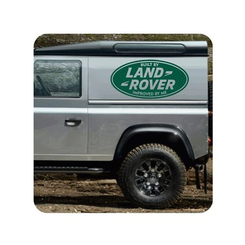 Pegatina Land Rover Improved By Me. Vinilo de alta calidad, soporta perfectamente la intemperie, apto incluso para náutica. Péga