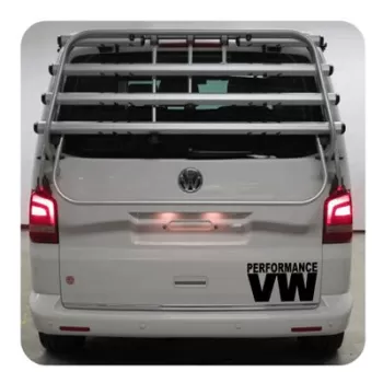 Pegatina VW Performance. Vinilo de alta calidad, soporta perfectamente la intemperie, apto incluso para náutica. Pégala donde qu