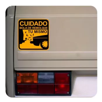 Cuidado - Bola de Remolque Sticker