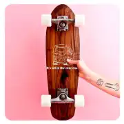 Pegatina It's all in the rear. Vinilo de alta calidad, soporta perfectamente la intemperie, apto incluso para náutica. Pégala do