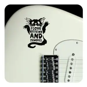 Autocollant Love Kittens and Zombies