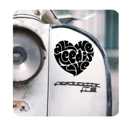 Autocollant ALL WE NEED IS LOVE