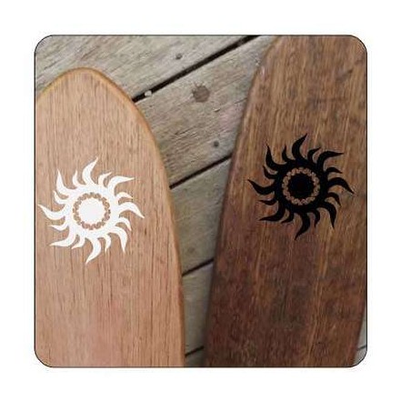 Pegatina SOL TRIBAL. Vinilo de alta calidad, soporta perfectamente la intemperie, apto incluso para náutica. Pégala donde quiera