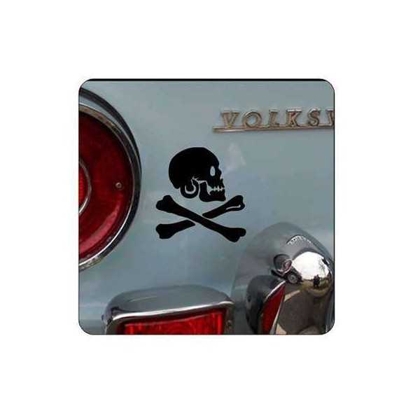 Pegatina CALAVERA PIRATA. Vinilo de alta calidad, soporta perfectamente la intemperie, apto incluso para náutica. Pégala donde q