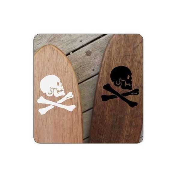 Pegatina CALAVERA PIRATA. Vinilo de alta calidad, soporta perfectamente la intemperie, apto incluso para náutica. Pégala donde q