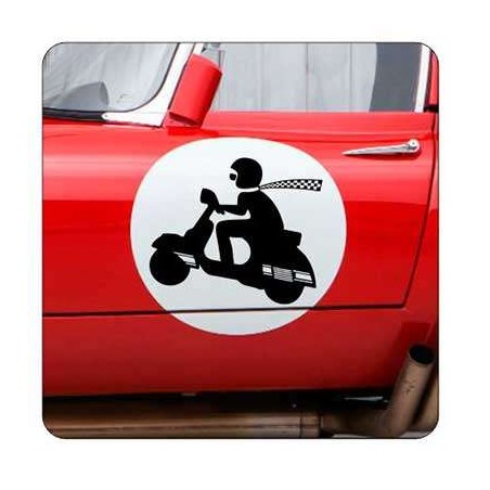 Pegatina Vespa. Vinilo de alta calidad, soporta perfectamente la intemperie, apto incluso para náutica. Pégala donde quieras, un