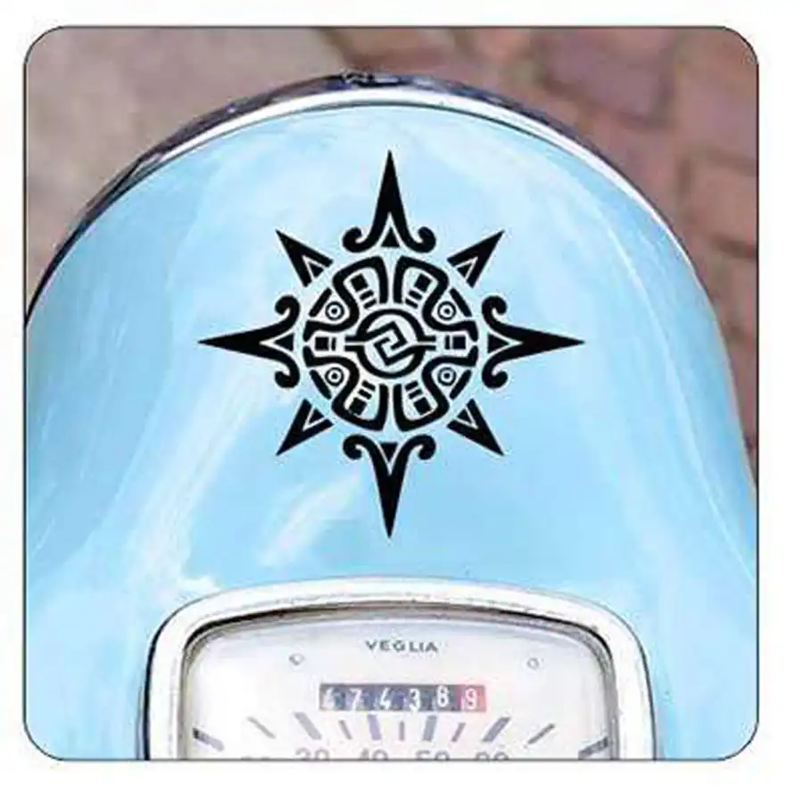 Autocollant Vinyle Lion Tribal Blanc - 12cm, Pré-découpé - Pour Voiture, Casque, Ordinateur - Résistant Intempéries
