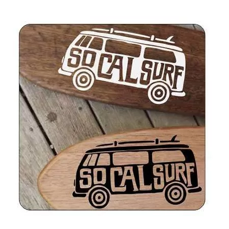 Pegatina SOCAL SURF. Vinilo de alta calidad, soporta perfectamente la intemperie, apto incluso para náutica. Pégala donde quiera